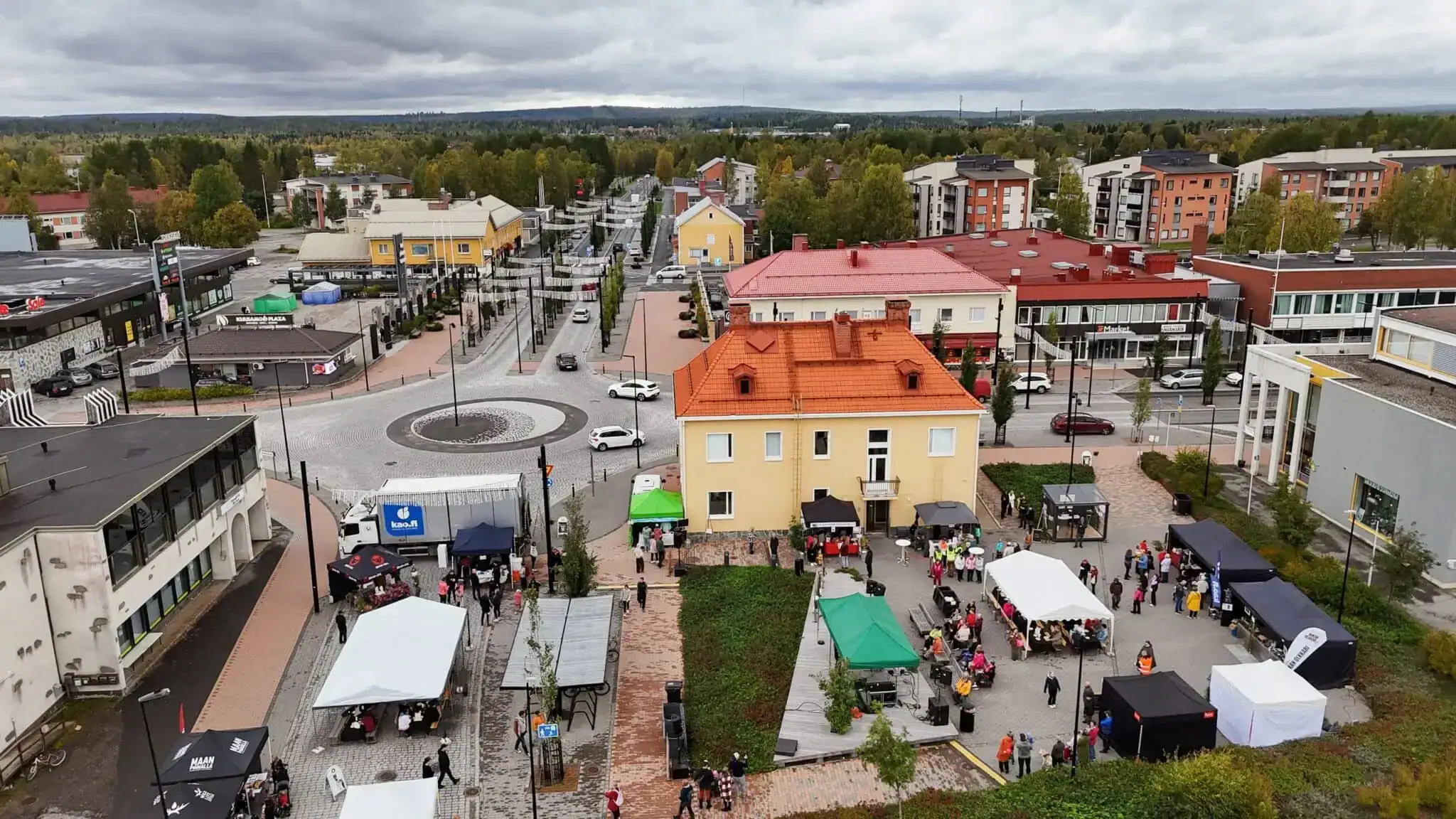 Kuusamon keskusta Villiruokajuhlat, kuva Riikka Tuomivaara